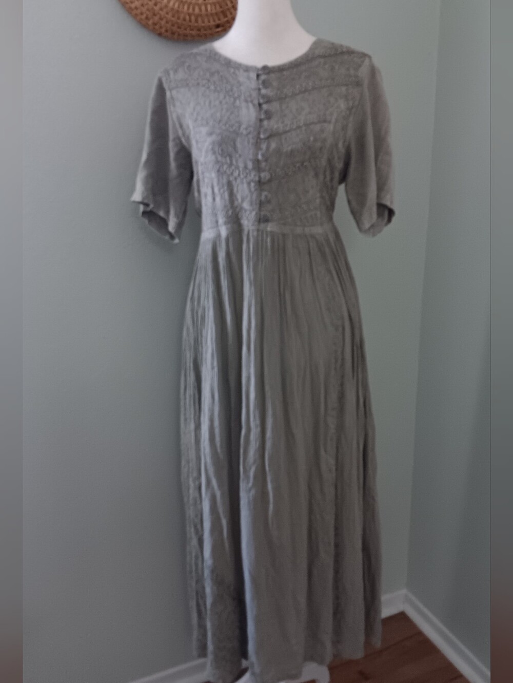 Button-Front Gray Green Boho Vtg Maxi Dress with Textured Bodice